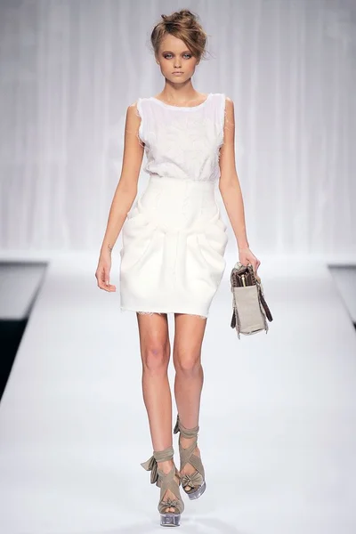 Look 1